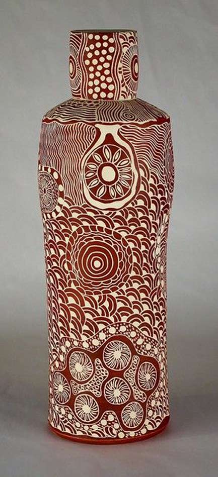 Ernabella-Arts-ceramics vase Vivian Thompson, Kungkarangkalpa (Seven Sisters)