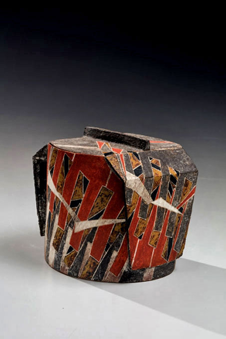 --Wada-Morihiro--Fluttering-banners-patterned-waterjar